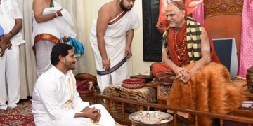 Swaroopanandendra to come to YSRCP’s rescue on declaration row?