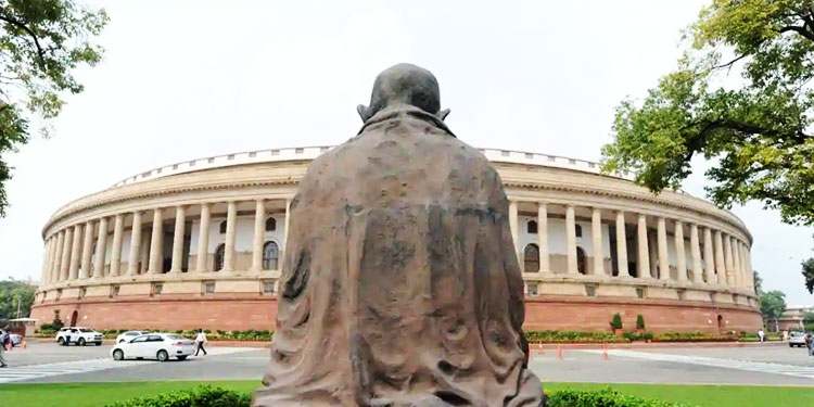 Labour Bills: NDA Government takes advantage of boycott