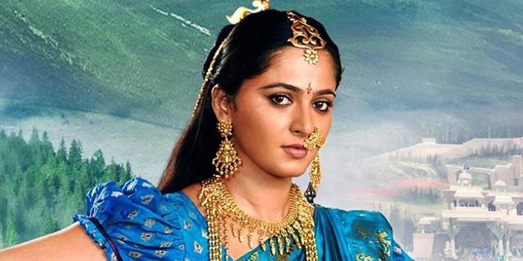 Anushka condemns rumours about Adipurush