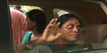 Why did Vijayamma visit Amaravati secretly?