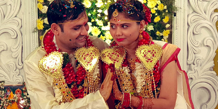 Lyricist Sri Mani ties the knot