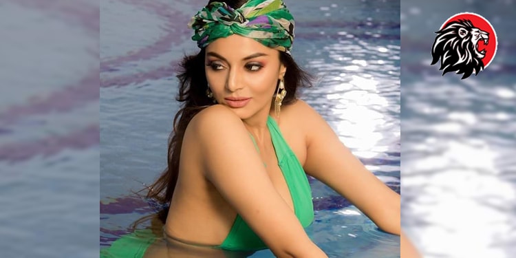 Sanam Shetty goes bold for offers