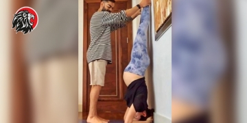 Virat Kohli Helping Anushka Shirsahsana