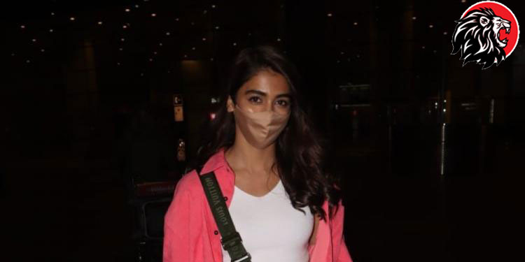Pooja Hegde spotted in Mumbai airport