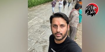 Nithin visits Tirumala by foot