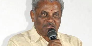 Rajamouli pays last respects to Doraswamy Raju