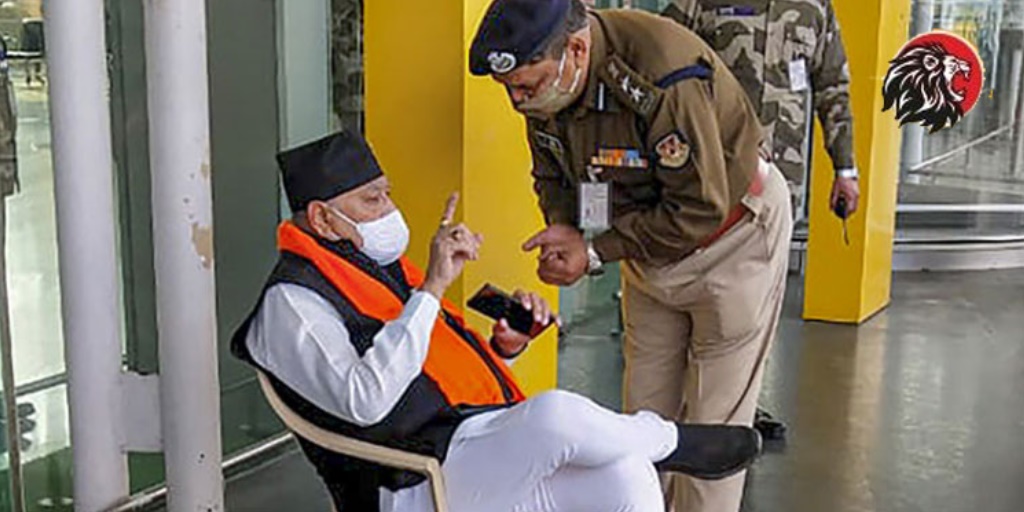 Prahlad Modi stages dharna at Lucknow Airport