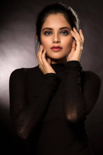 Riddhi Kumar Is Here To Steal Your Hearts!
