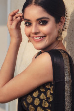 Riddhi Kumar Is Here To Steal Your Hearts!