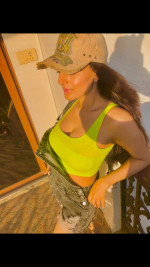 Ameesha Patel oozes oomph!