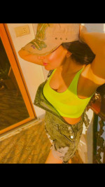 Ameesha Patel oozes oomph!