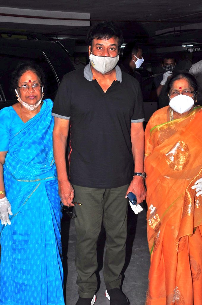 Mega Family Watched Vakeel Saab  - www.theleonews.com